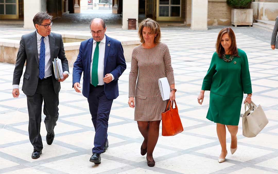 La ministra Teresa Ribera llega a la reunión con el Gobierno de Aragón./ Twitter DGA