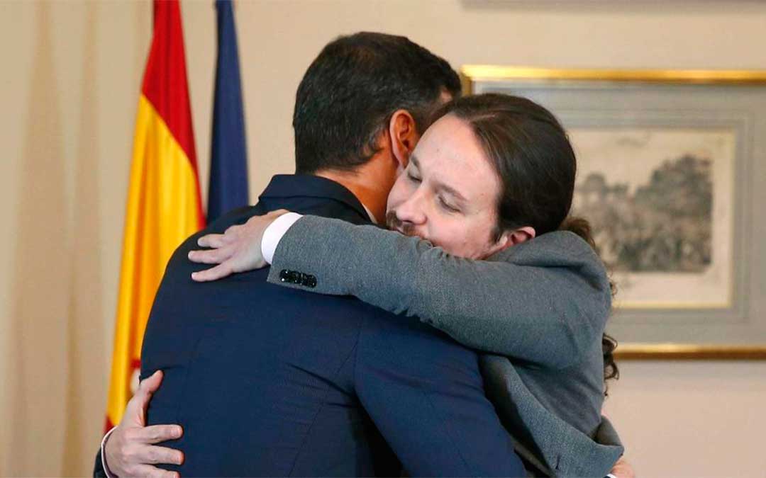 Los líderes se han fundido en un abrazo que se ha hecho viral