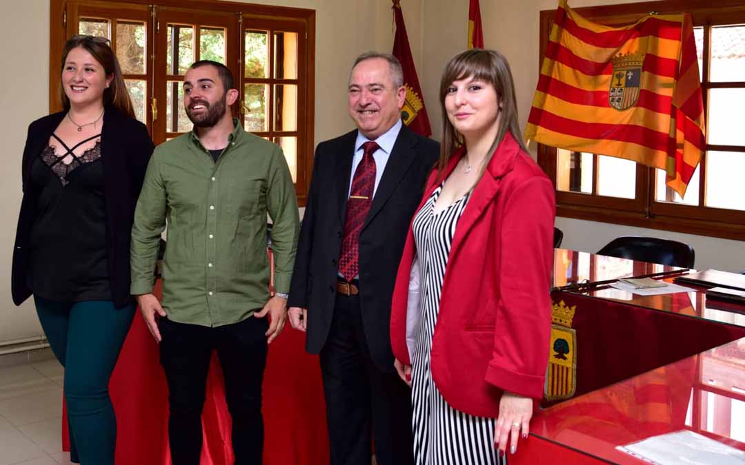 El futuro nuevo alcalde de Escucha, Héctor García (segundo por la izq). junto con Marín y las otras dos concejales de Cs