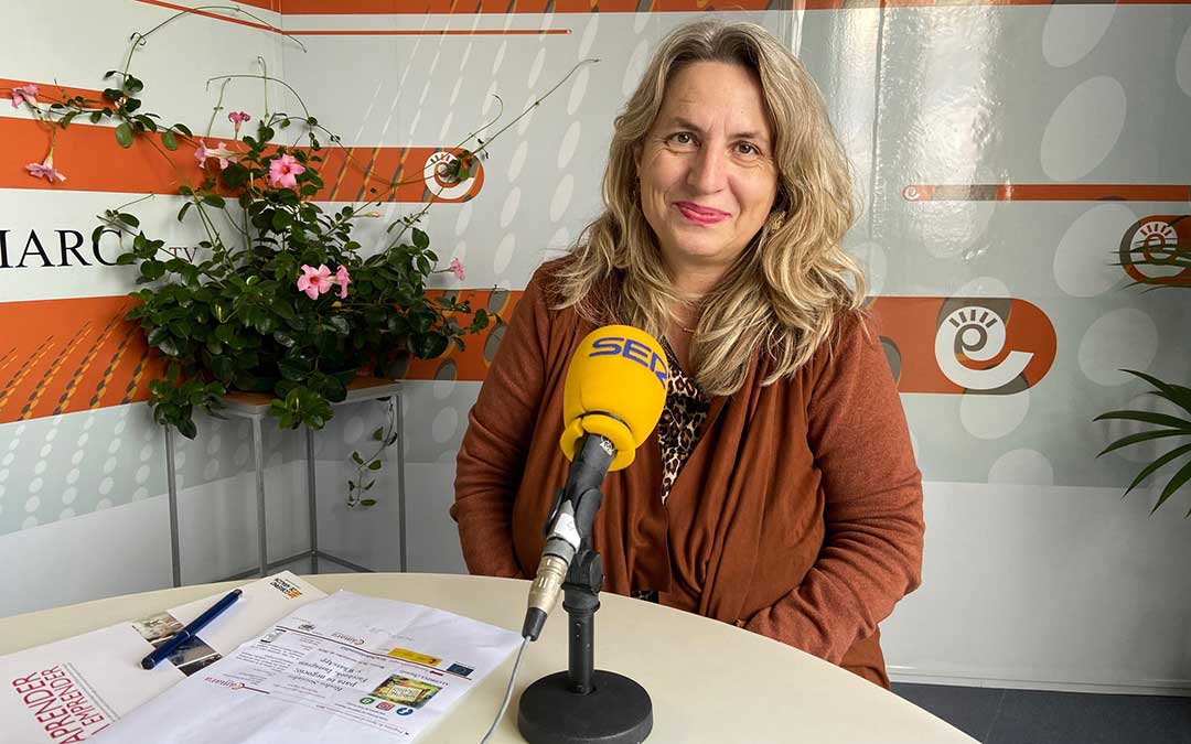 Pilar Ortíz, técnico de fomento empresarial de la Cámara de Comercio./ A.M.