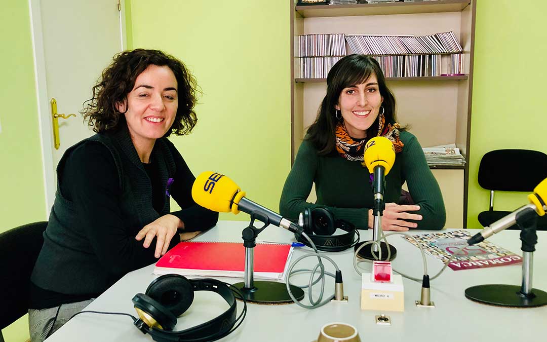 Elisa Rebled y Maria Valero, del centro de Servicios Sociales de la Comarca
