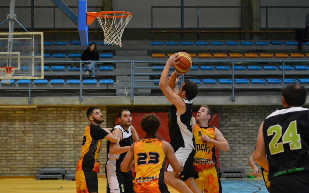Uno de los muchos ataques que han terminado en canasta prodigados por los locales