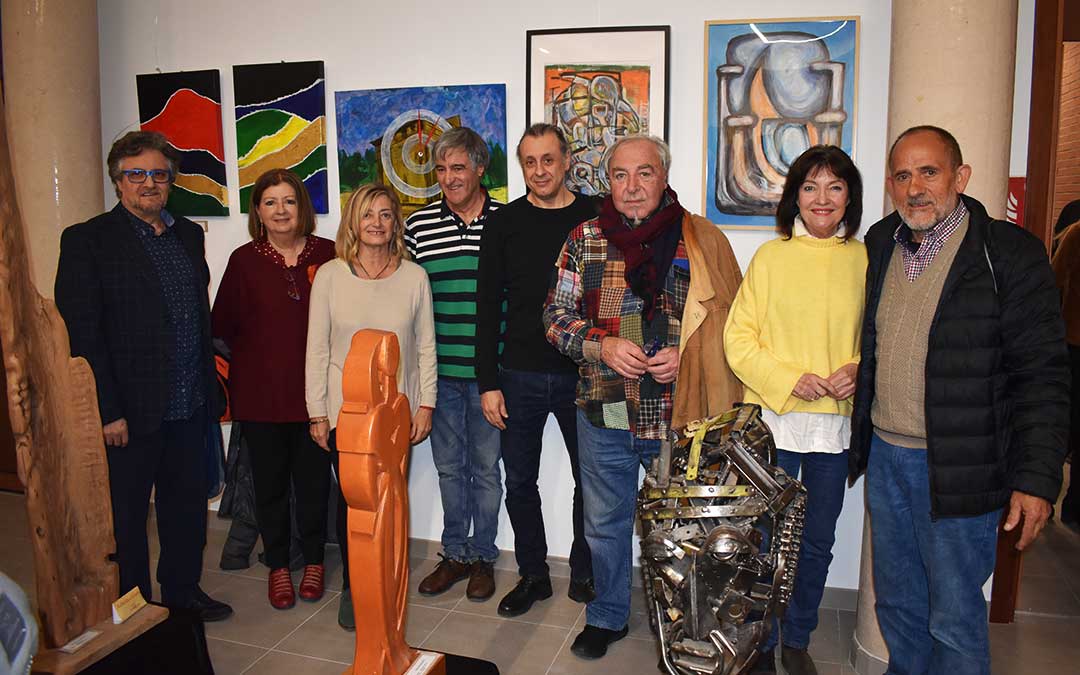 Algunos de los artistas que exponen en la muestra 'Mausoleo'.