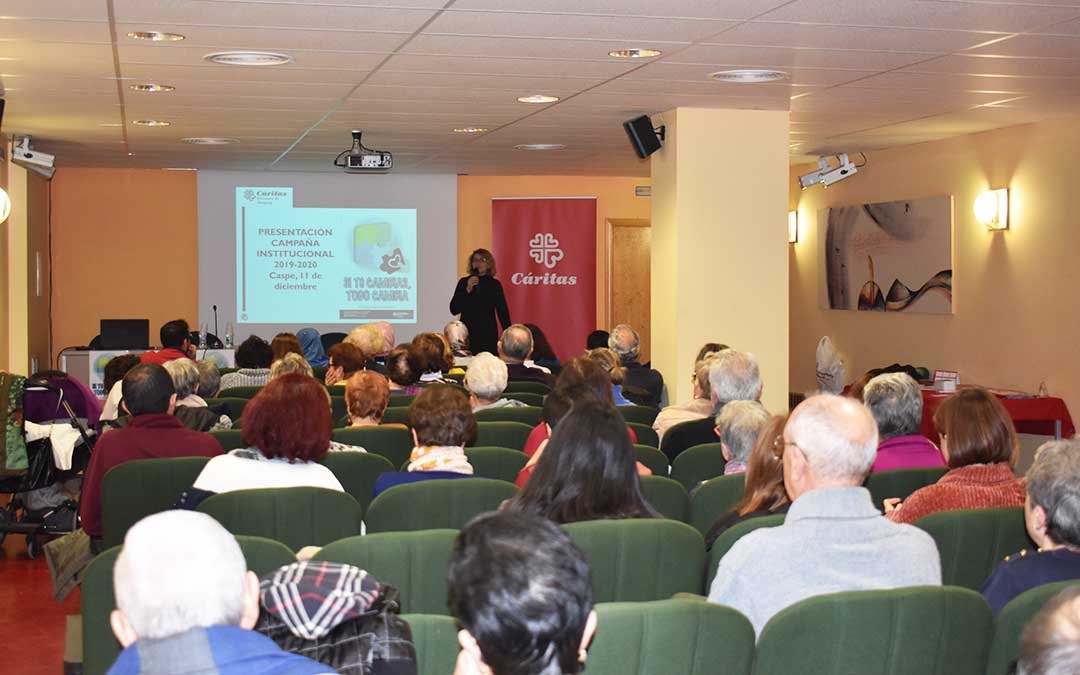 La representante de Cáritas Diocesana de Zaragoza, durante el acto del miércoles.