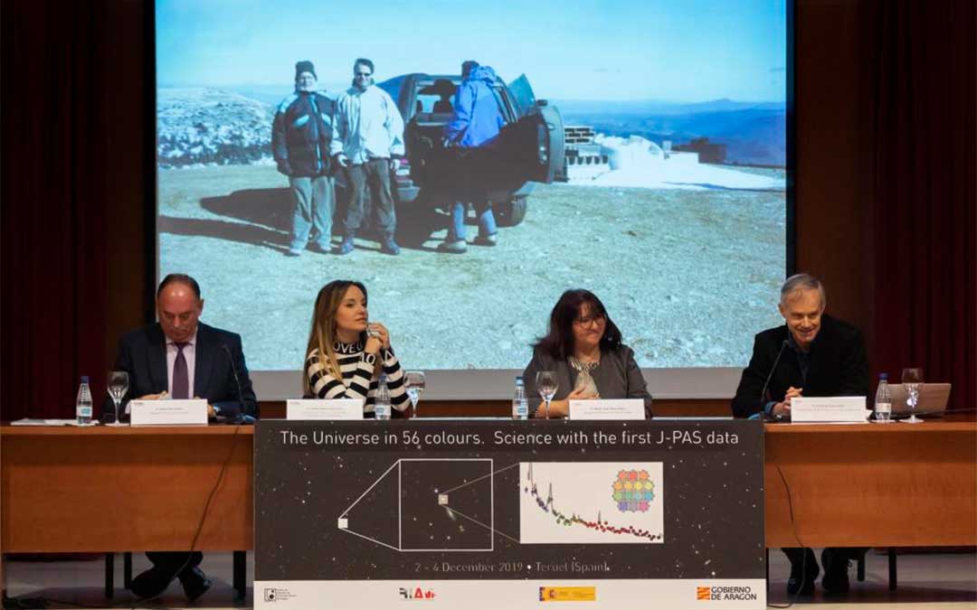 Inauguración del congreso científico sobre el observatorio de Javalambre. De izquierda a derecha, Benito Ros, Maru Díaz, Vicent Martínez y María Jesús Lázaro./ Antonio García-Bykofoto