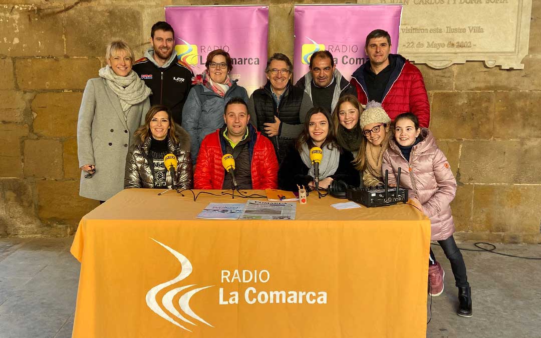Personas que intervinieron en el programa especial de la Feria de Navidad de Calaceite./ L.C.
