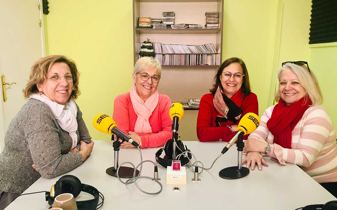 Representantes de la Mujer Caspolina.