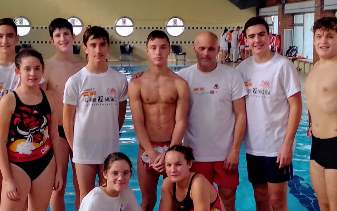 Los representantes del Club Natación Bajo Aragón que estuvieron presentes en la cita de Andorra