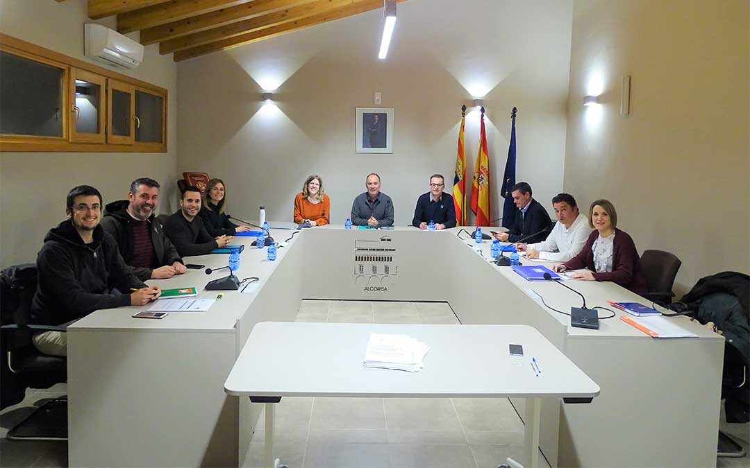 Último pleno municipal, en el que se aprobaron los presupuestos con los votos a favor de PP y PAR, y las abstenciones de PSOE y Ganar Alcorisa.