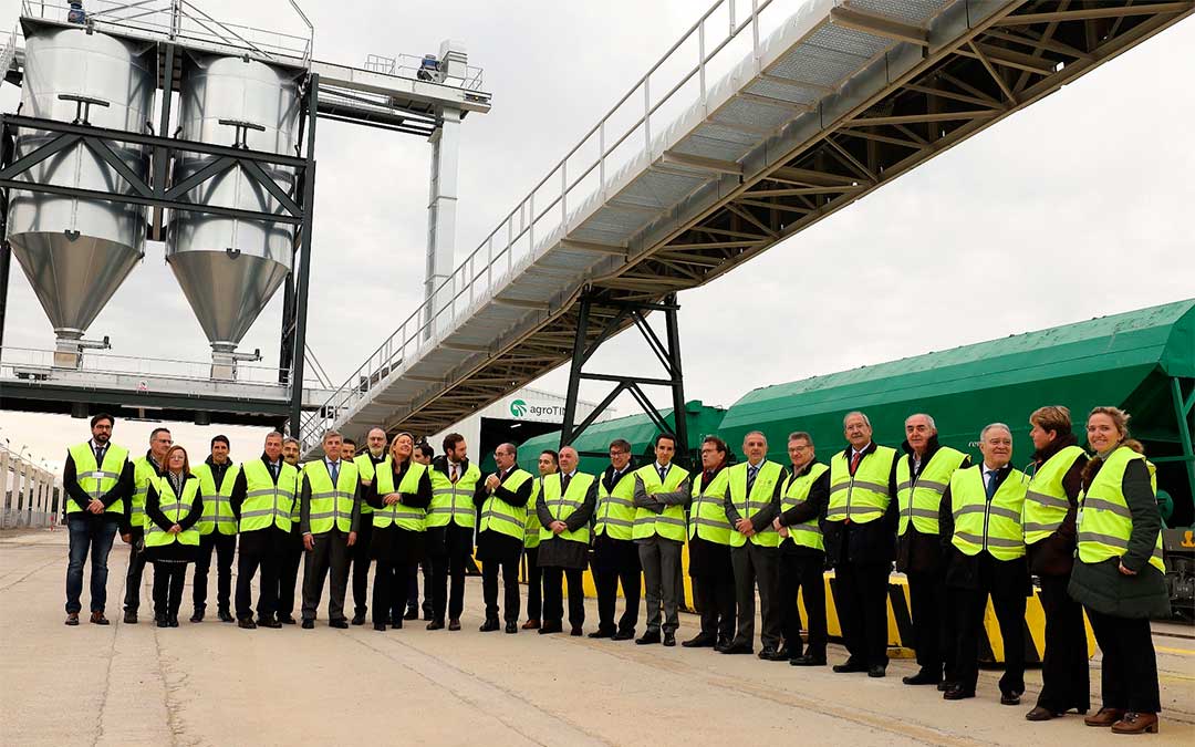 Inauguración de la nueva terminal ferroviaria para graneles agroalimentarios AGROTIM del Grupo Samca, presidida por el presidente del Gobierno de Aragón, Javier Lambán./ Prensa IZE