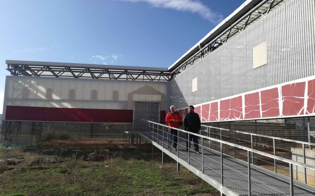 Piñeiro y Vicente, saliendo del yacimiento de la Loma del Regadío