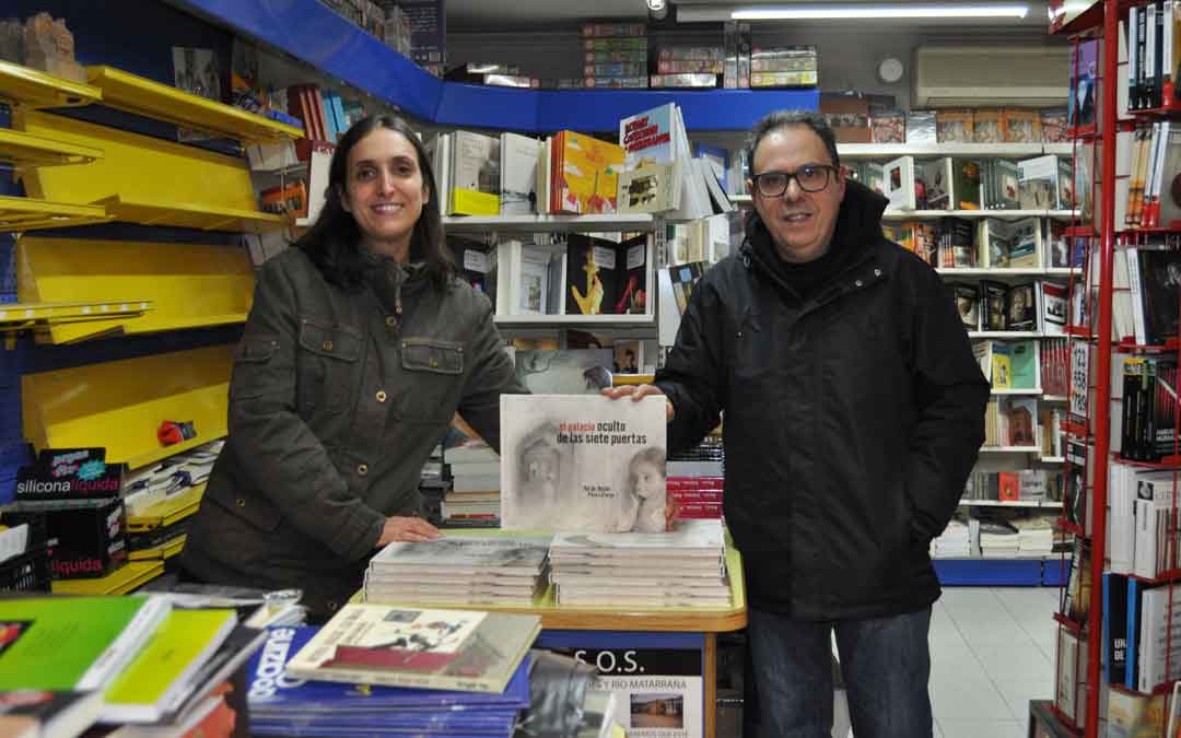 Varios clientes se acercaron hasta Librería Serret de Valderrobres a tan solo 48 horas de su cierre definitivo