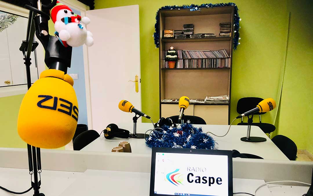 Navidad en el estudio de Radio Caspe.