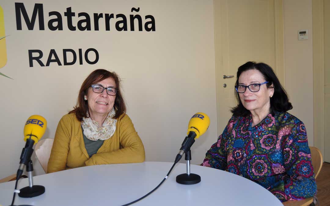 Ángeles Cerdá y Carmen Gil, presidenta de la Junta de Santa Águeda de Valderrobres.