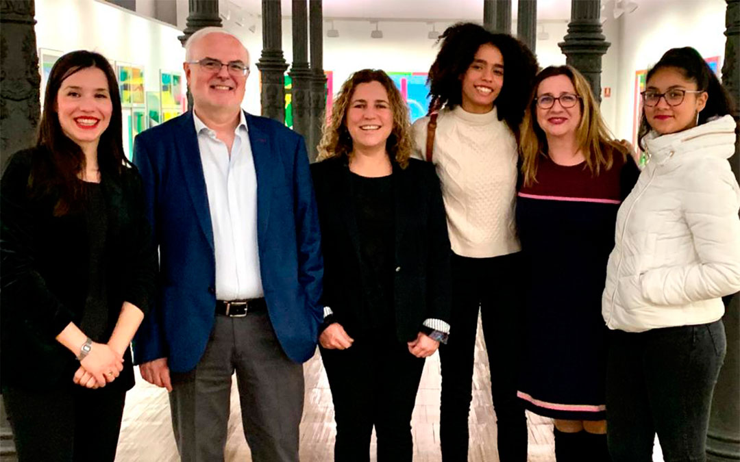 Alumnos y profesorado del IES durante el acto institucional en Zaragoza./ P.N.