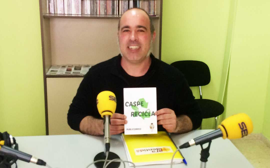 El concejal de Medio Ambiente y Agricultura del Ayuntamiento de Caspe es Rafael Guardia.