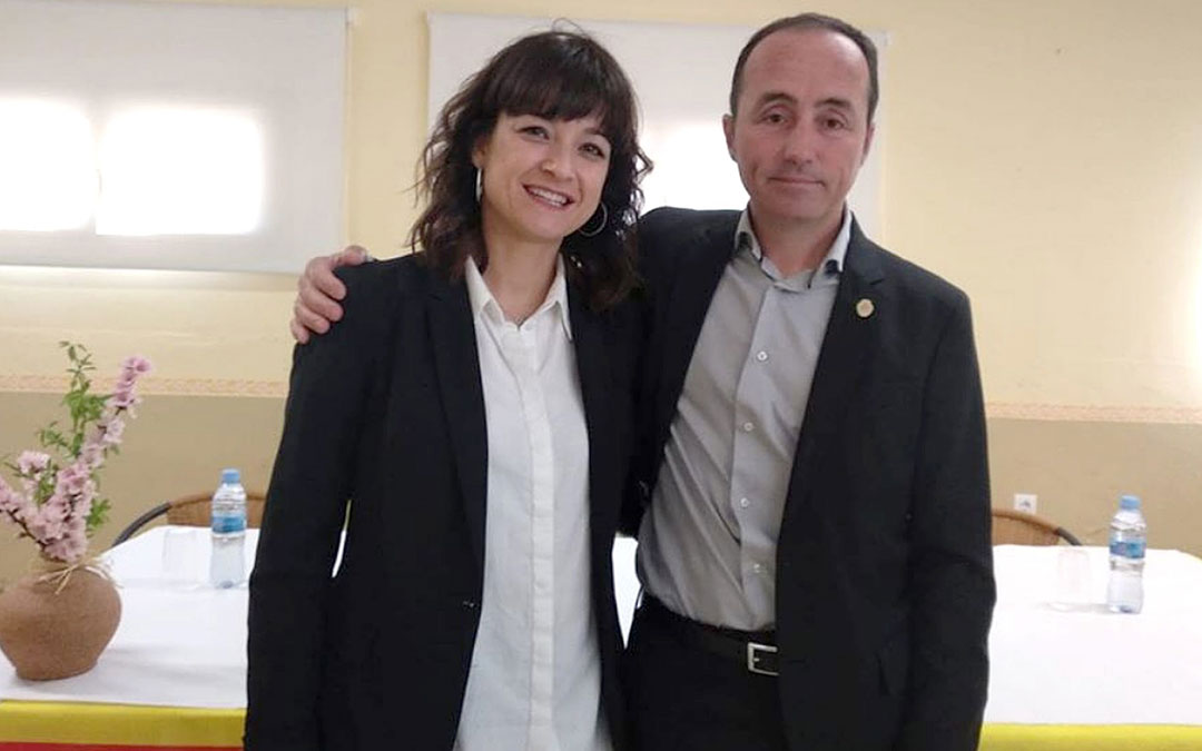 Eva Sancho, alcaldesa de Puigmoreno, y Roberto Lahoz, alcalde de Valmuel./LA COMARCA