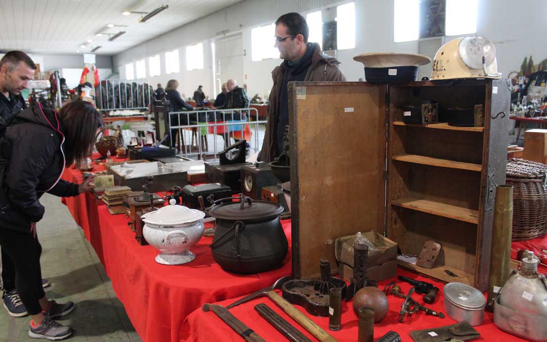 Desde Fraga llegaron varios objetos de coleccionismo cotidiano a Militaria. / B. Severino