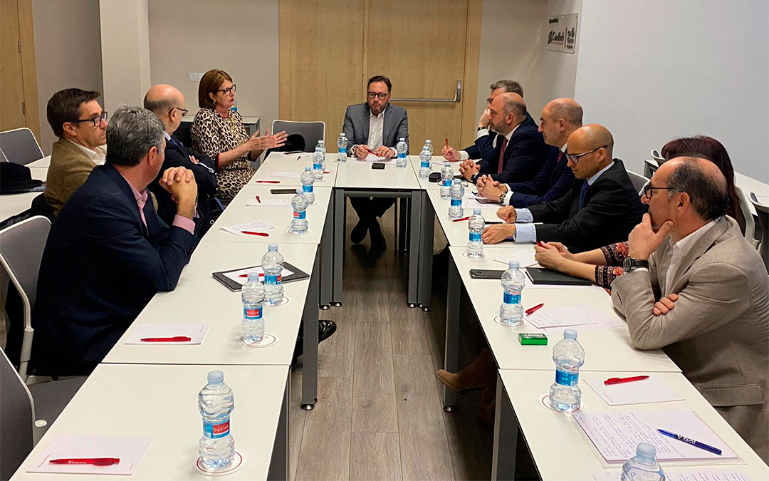 Encuentro de la comisión de Turismo de la Cámara de Comercio de Teruel con su homóloga en Valencia./ Cámara de Teruel