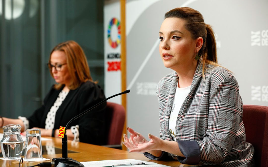 La consejera Maru Díaz presenta la herramienta que centraliza toda la actualidad de todos los departamentos./ DGA