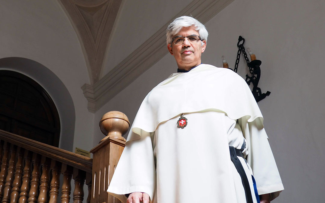 El padre superior del Monasterio del Olivar, Fernando Ruiz, en las instalaciones de Estercuel./ Monasterio del Olivar