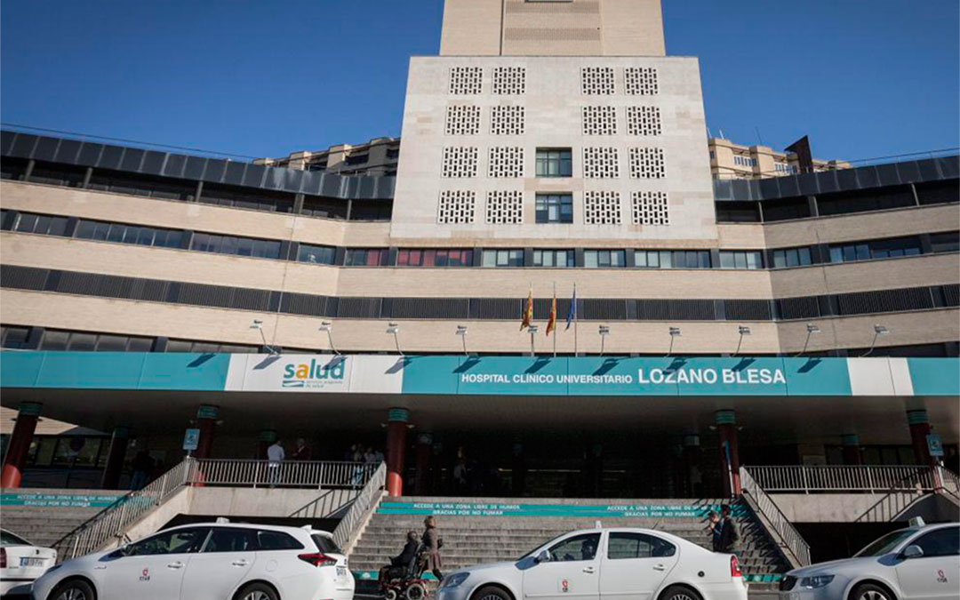 La mujer de 81 años que ha dado positivo este lunes permanece ingresada en el Hospital Clínico Universitario Lozano Blesa./ Heraldo