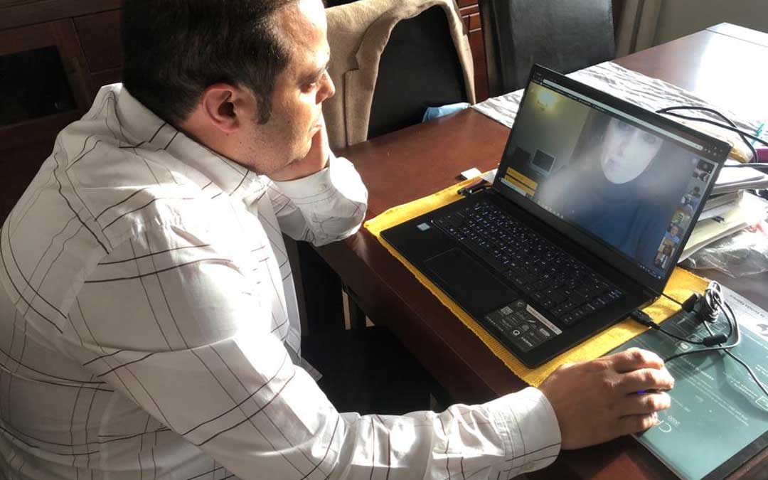 El alcalde de Andorra, Antonio Amador, este lunes en una videoconferencia con otros alcaldes