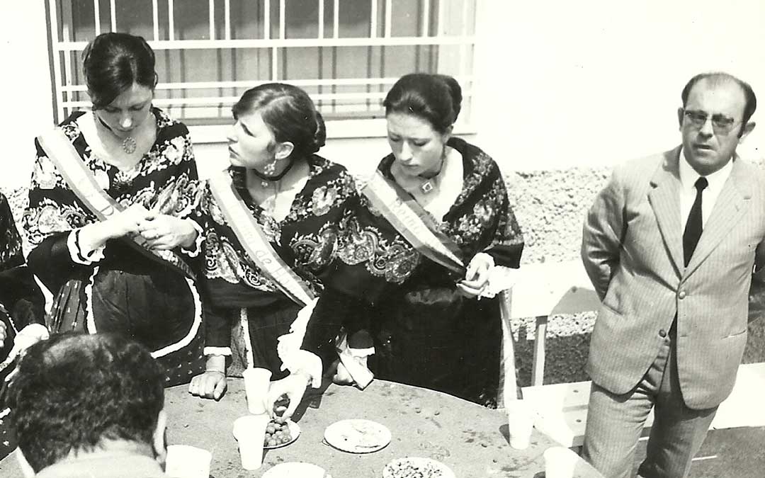 Monforte durante las fiestas de Mas de las Matas a mediados de la década de los 70./ GEMA