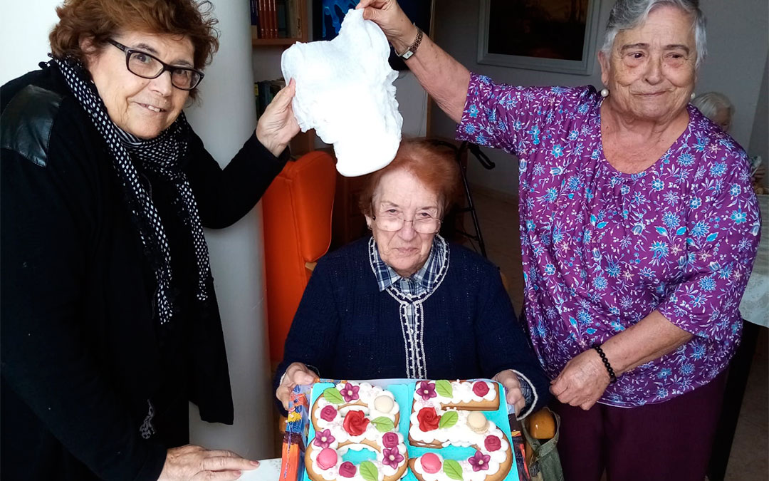 Pilar Royo celebrando su 85 cumpleaños./LA COMARCA