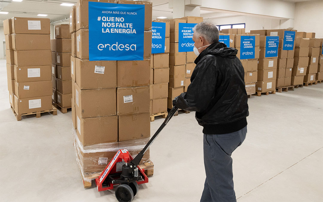 Endesa dona 70.000 mascarillas a la Consejería de Sanidad del Gobierno de Aragón./ Endesa