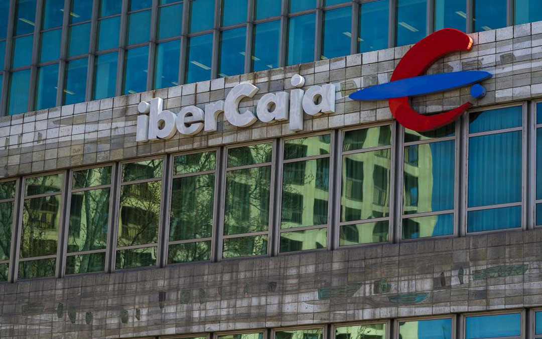 Sede de Ibercaja en Zaragoza./Toni Galán