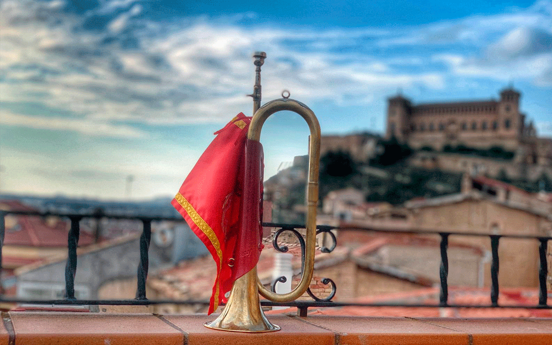 La Hermandad de Jesús Nazareno tocó desde los balcones el Miércoles Santo./ L.C.