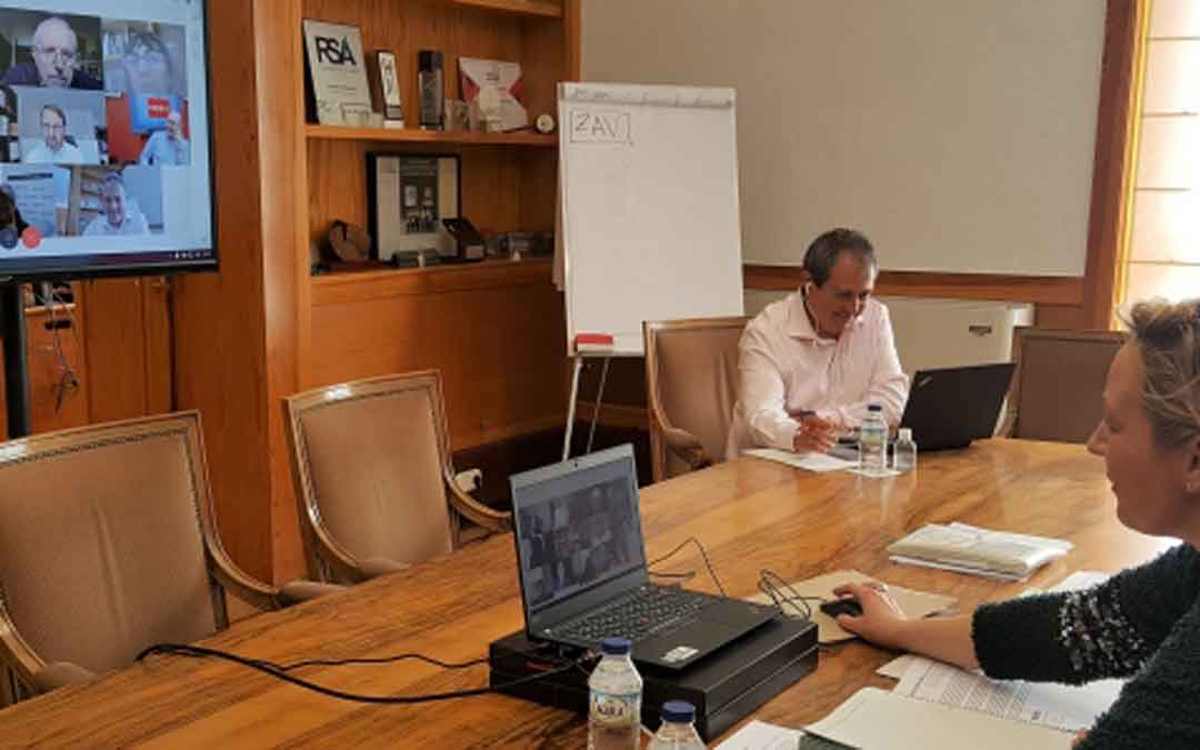 Gastón presidió ayer la primera reunión, de forma telemática, del Grupo Asesor de Economía Covid-19