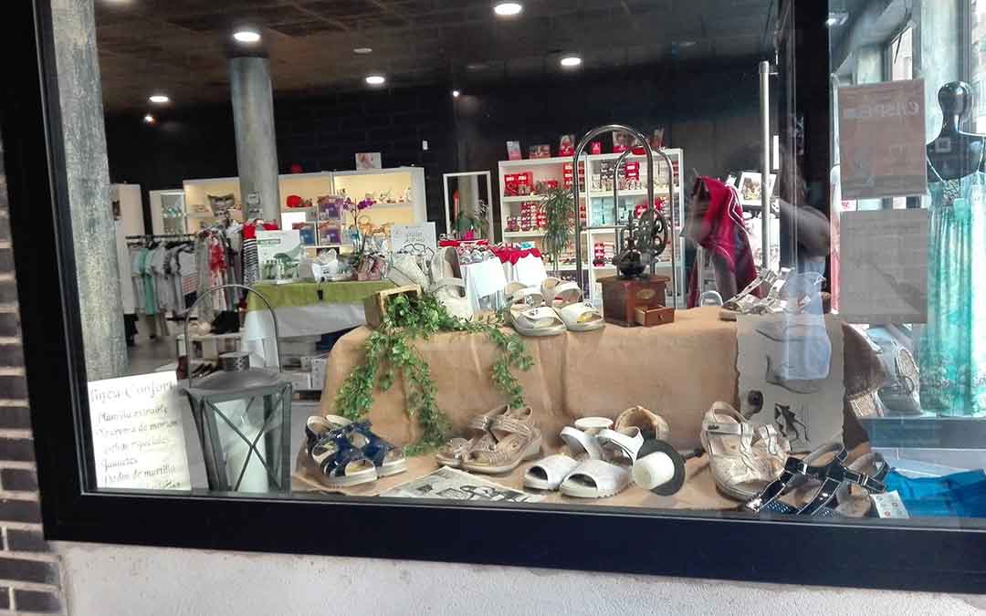 Tienda Feeling, que forma parte del tejido comercial caspolino.