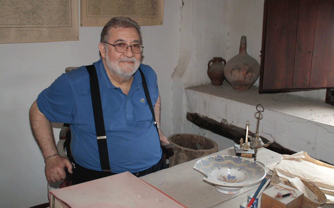 Darío Vidal en su antigua vivienda de la Plaza Almudines./Javier Zardoya