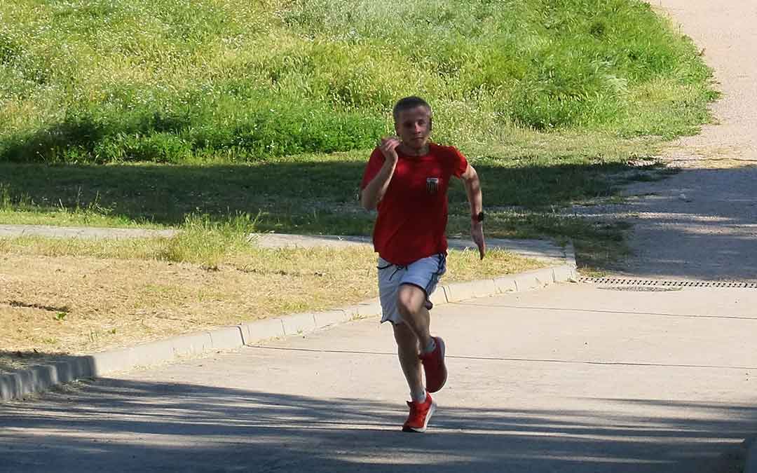 Último sprint después de correr unos 10 kilómetros en la mañana del sábado./ A.M.