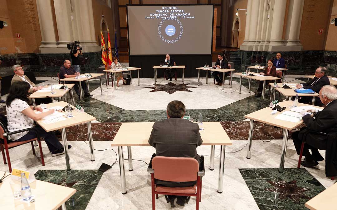 Reunión en DGA entre Servicios Sociales, Lambán y CERMI, COAPEMA y la Plataforma del Tercer Sector. / DGA