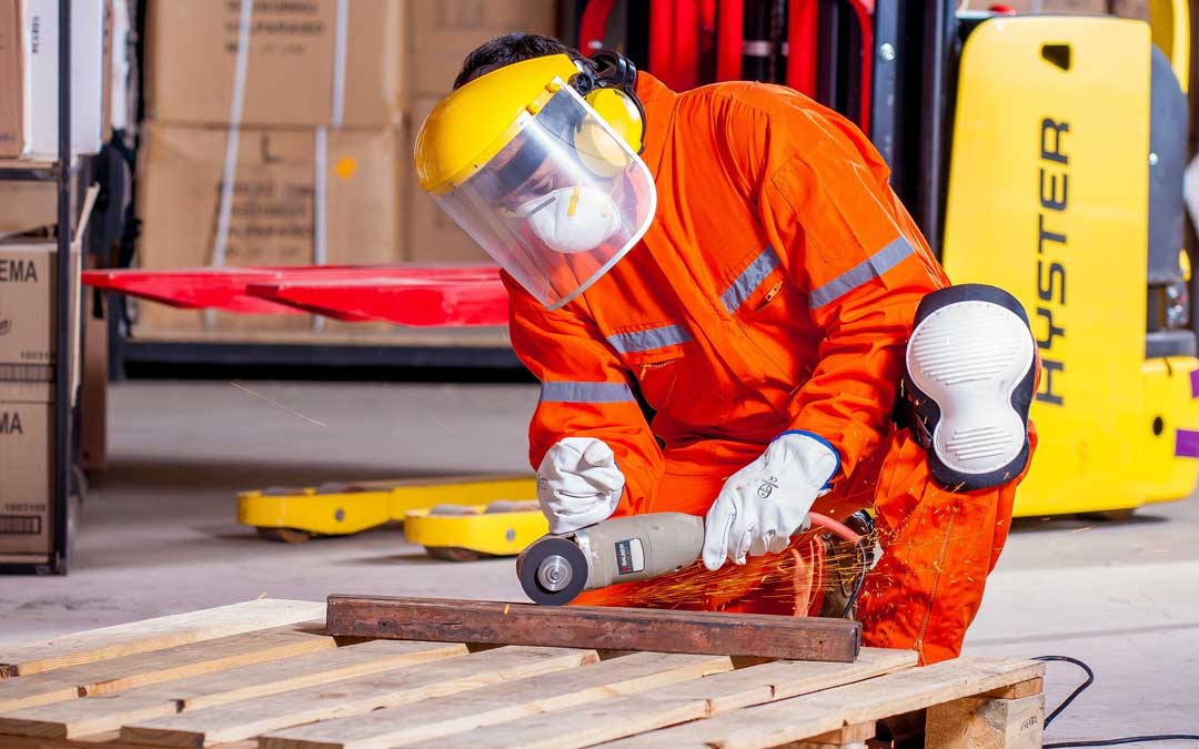 El Plan de Empleo se pone a disposición de los ayuntamientos para la contratación de personas desempleadas en obras y servicios de titularidad municipal. / Banco imágenes