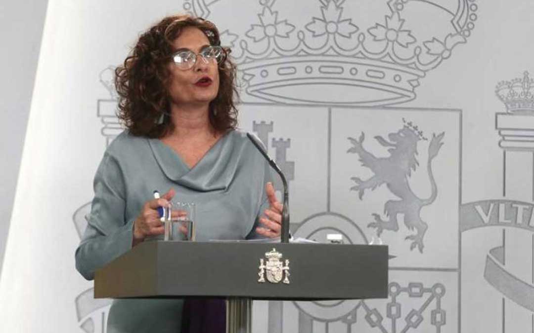 La ministra de Hacienda, María Jesús Montero./ L.C.
