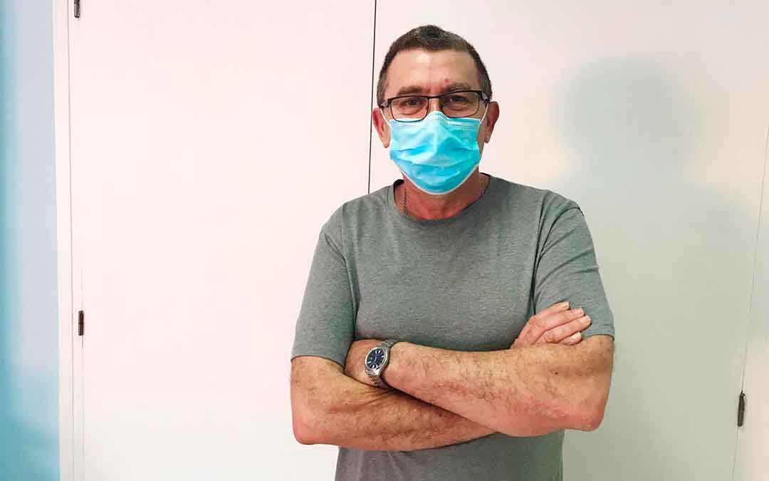 El concejal de Cultura de Caspe, Rafael Lumbreras, con mascarilla.