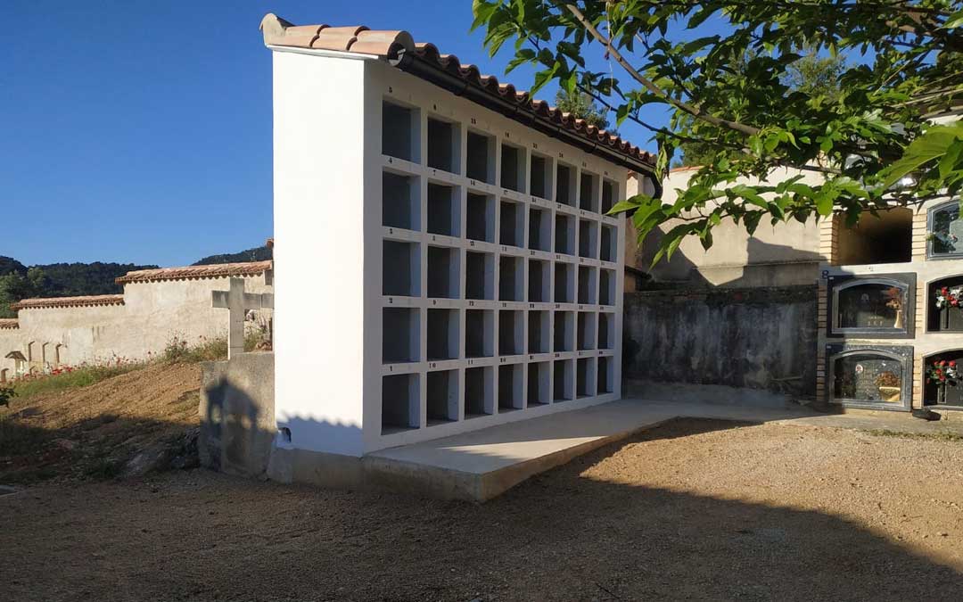 El consistorio invirtió 12.000 euros en los columbarios.