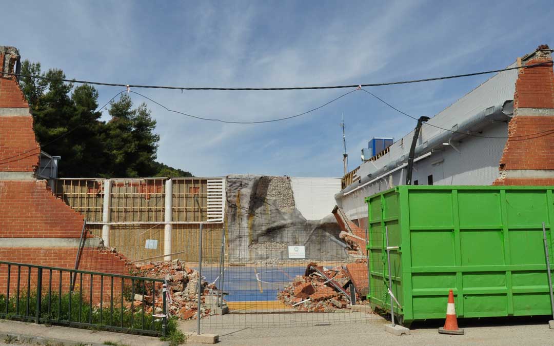 Situación actual del pabellón de Valderrobres que era usado por centenares de vecinos y alumnos del IES Matarraña.