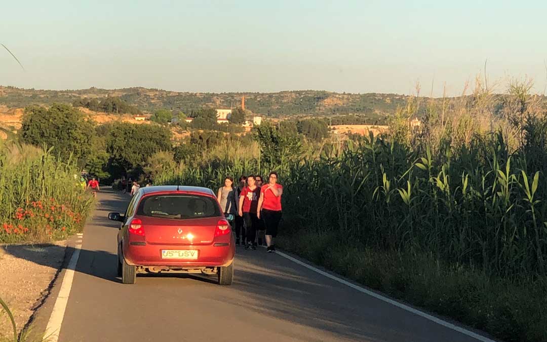 La estrechez de la Vía Verde es peligrosa para los peatones