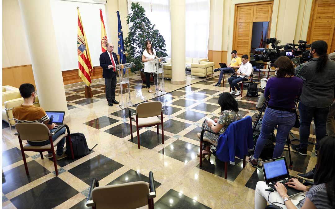 Rueda de prensa del presidente Lambán y la consejera Repollés para dar a conocer el decreto de la nueva normalidad / DGA