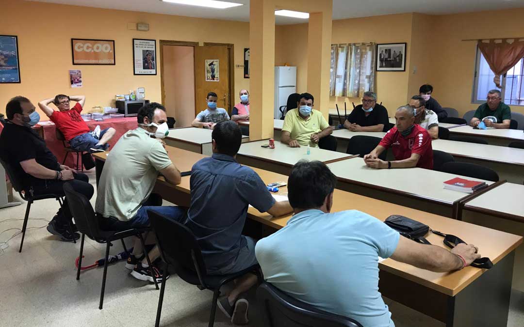 Reunión de trabajadores de la Central de Andorra y Subcontratas para abordar el final de la vida de la Térmica.