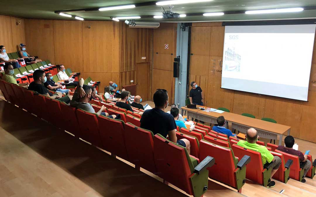 Inicio de los cursos de formación este lunes en Andorra / La Comarca