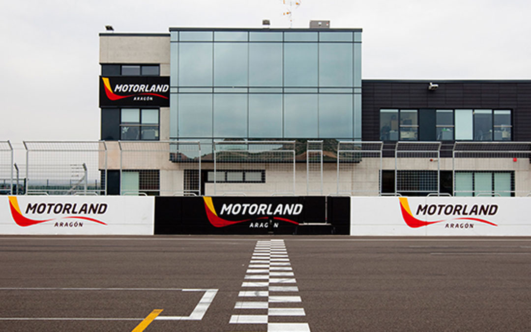 Edificio principal de oficinas de Motorland Aragón