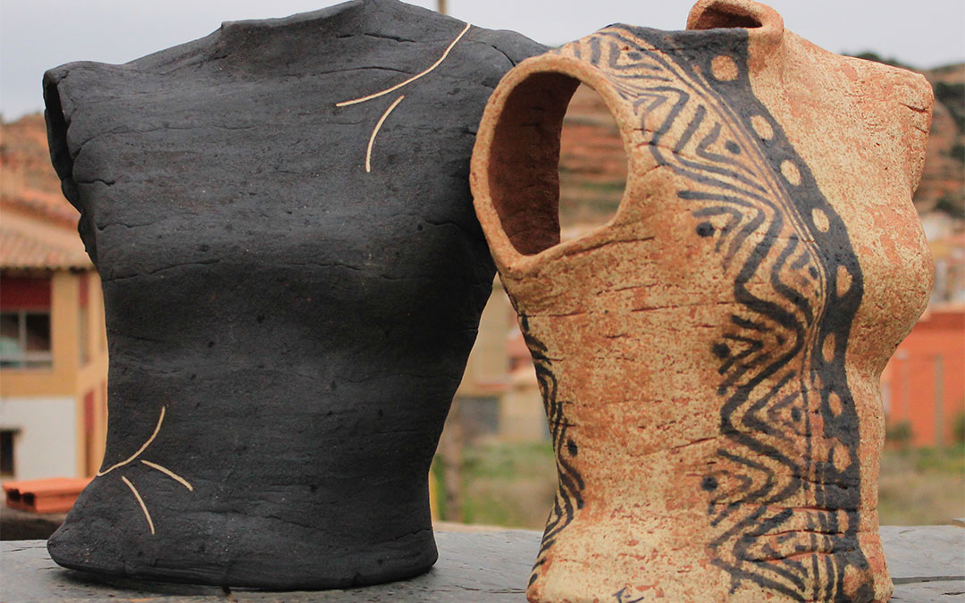 Torsos, dos de las esculturas de Trini Espallargas./ L.C.