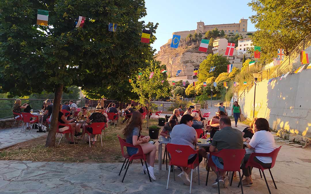 Vistas desde el Bar Azud, a la orilla del Guadalope./ L.G.