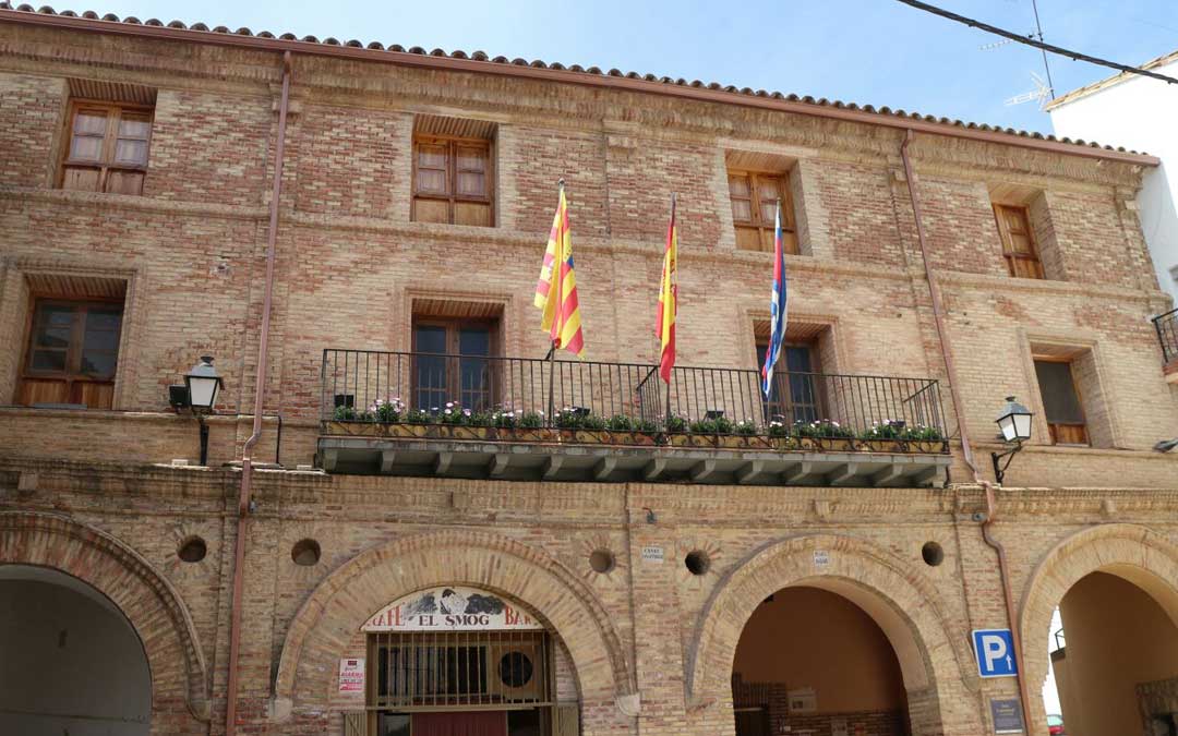 imagen de archivo de la fachada del Ayuntamiento Urrea de Gaén./L.C.